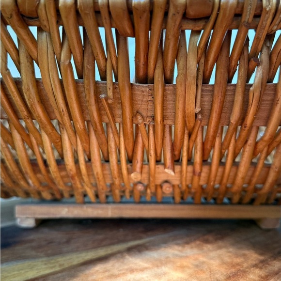 Vintage Made in Madeira Portugal Wicker gathering or Log Basket - Picture 2 of 14